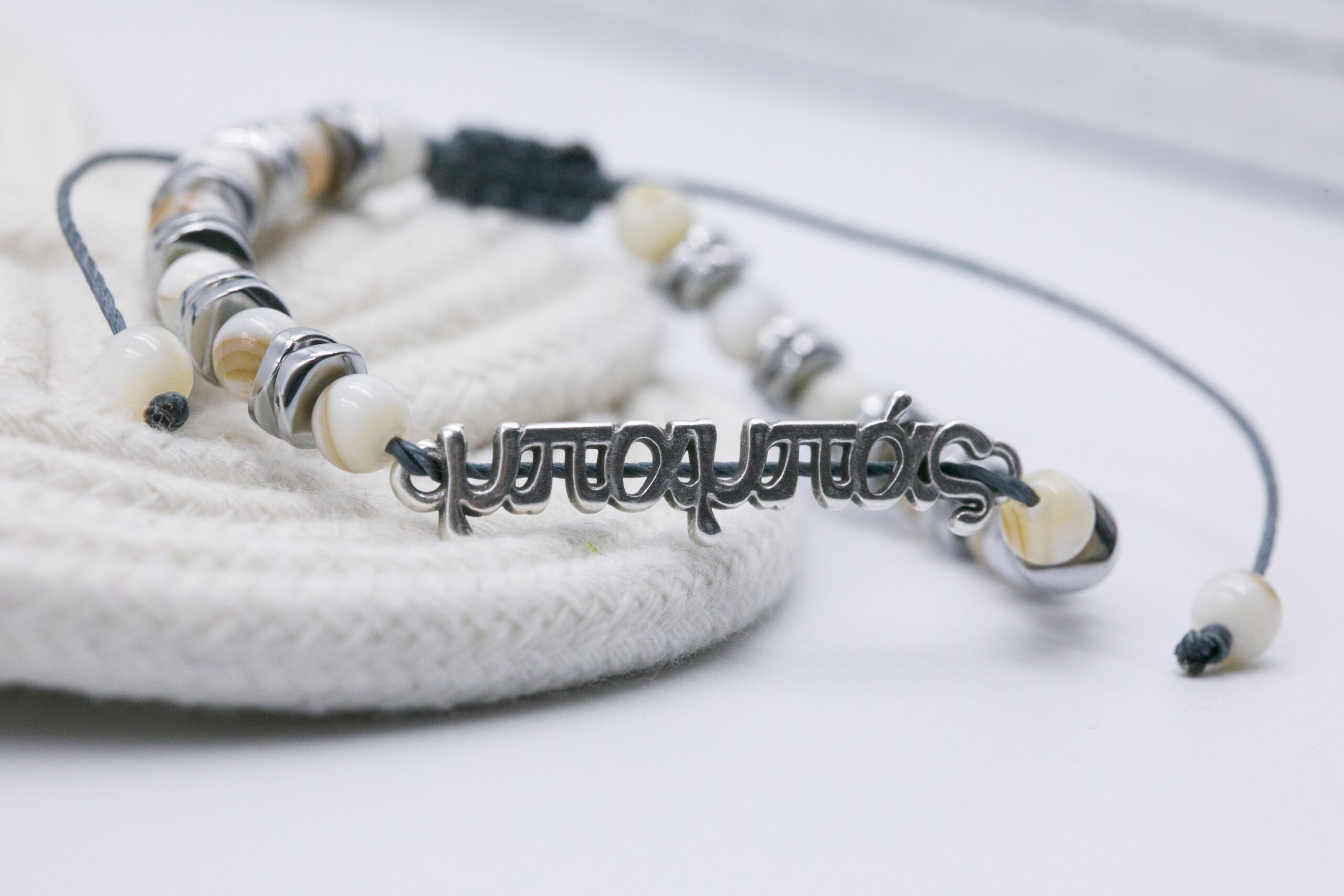 PksW-IXJIKDwy2rvofH0z-M2PjAH1sVr9Fzie6-iMA0