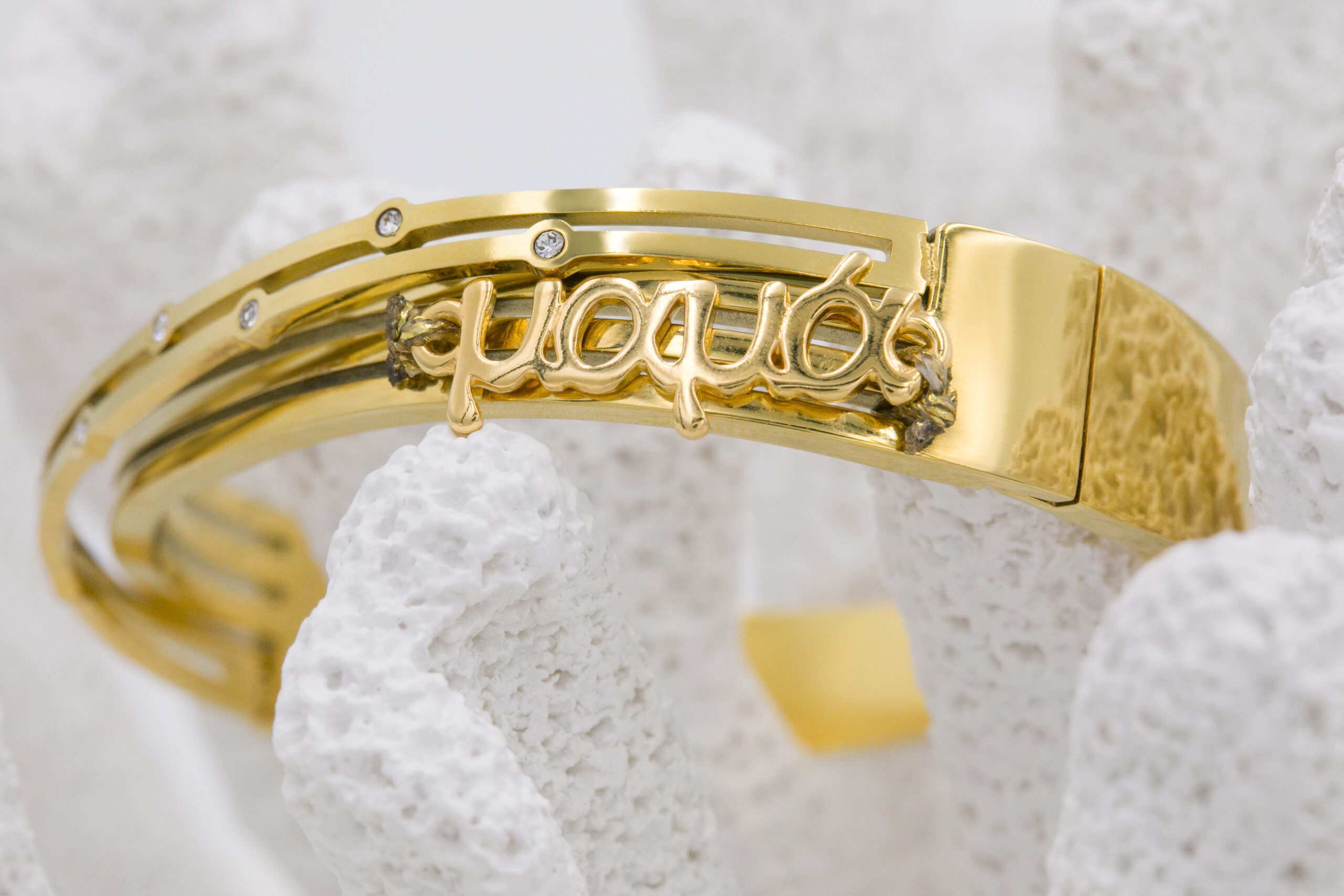 qb6rYm-D29R83nmruH8_Zoiq-lz_wMG1hLE2M8uyAz4